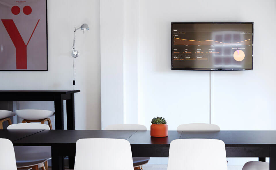 How digital signage can revitalize your office