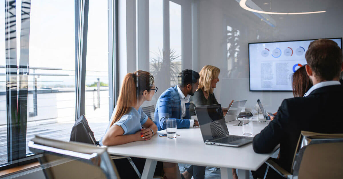 Keep your team productive with digital signs and top management apps