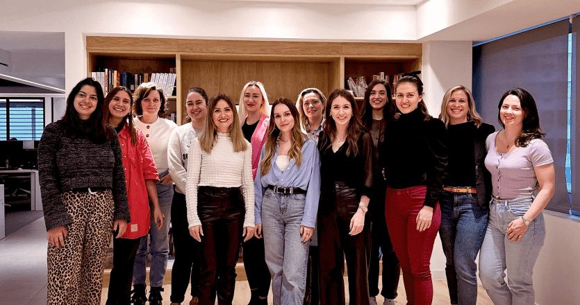 Photo of women of Yodeck for International women's day