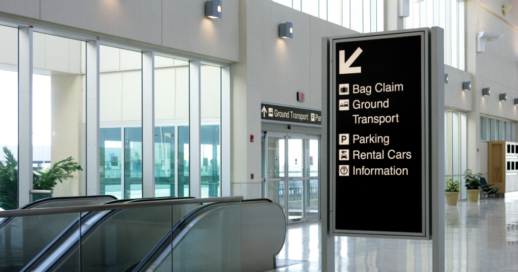 digital signage in transporation